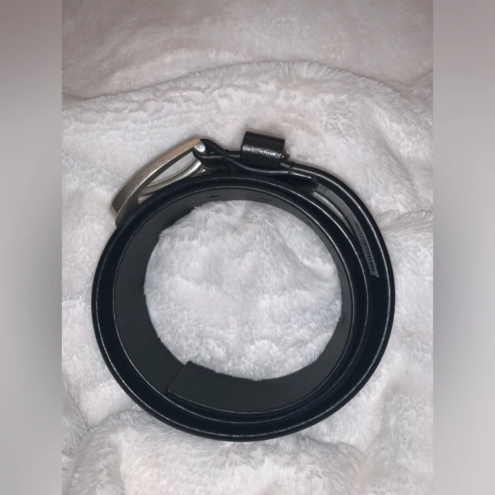 Michael Kors Leather Belt with MK Cutout Logo Disc Belt (Black/Silver; Small) - Picture 4 of 5